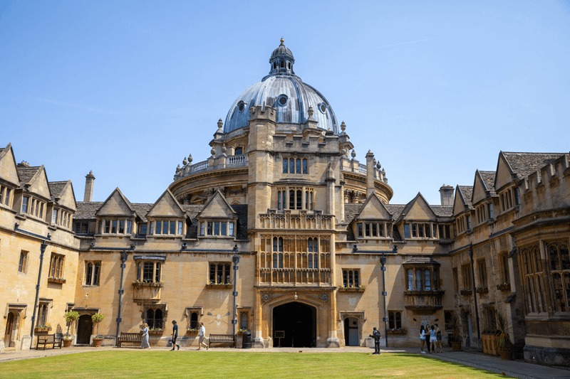 Crafting Tailored Web Experiences Inside Oxford’s Development Scene