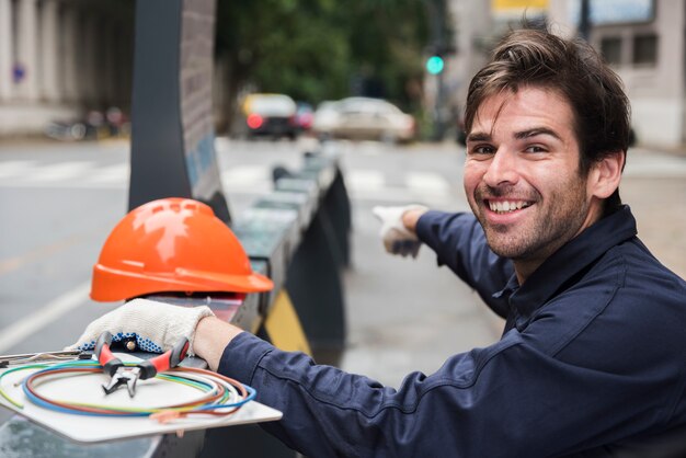How to Choose a Trusted Electrician in London: Beyond Cheap vs. Expensive Services