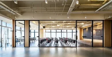 A Guide to Choosing the Right Glass Partition Walls for Your Business