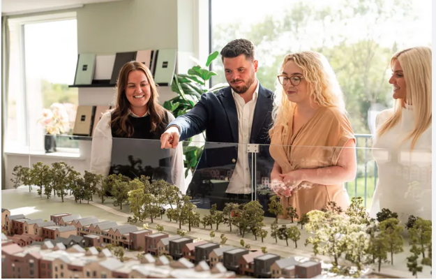How Does Shared Ownership Work For Buyers Using Estate Agents in Witney