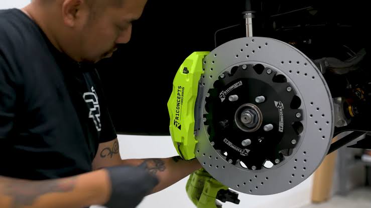 Brake calipers step out of the shadows as wheel designs open up